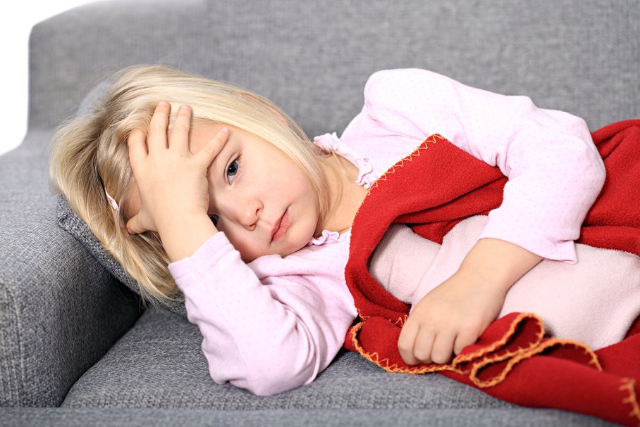 Ból brzucha i gorączka u dziecka – jakie są przyczyny?