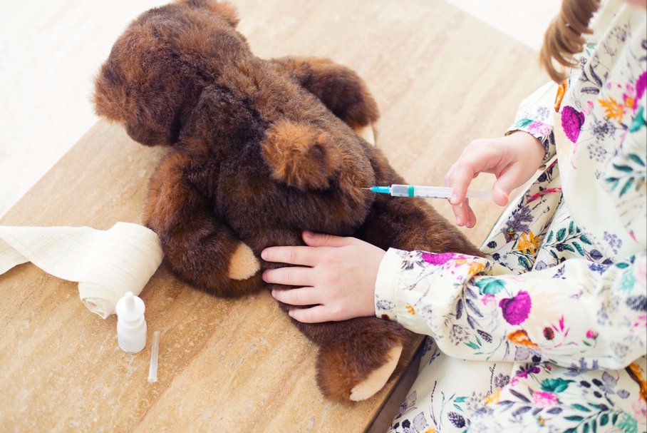 Meningokoki – szczepienie. Kiedy i czy warto zaszczepić dziecko?