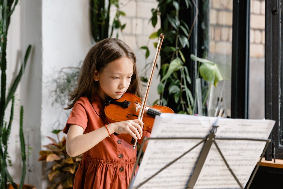 Nauka gry na instrumencie dla dzieci – jak zacząć?