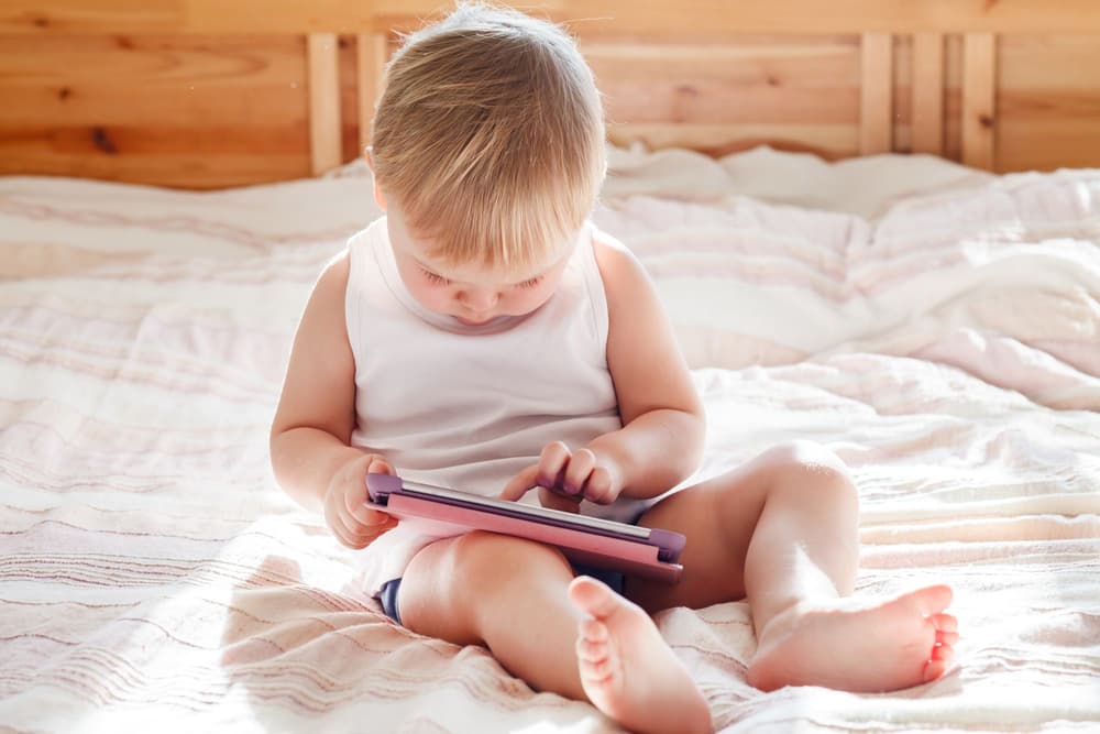Wpływ urządzeń mobilnych na rozwój małego dziecka
