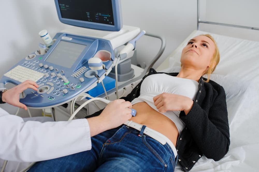 Polip endometrialny – przyczyny, objawy, skutki, leczenie, czy jest groźny?