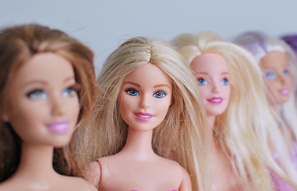 Lalka Barbie – historia, rodzaje, popularność. Czy to dobra lalka dla dziewczynki?
