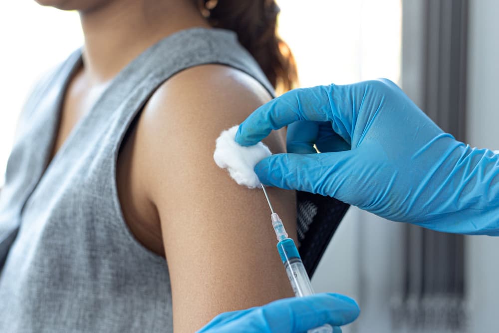 Wirus HPV – przyczyny, jak wykryć, jak się objawia, szczepionka przeciw HPV