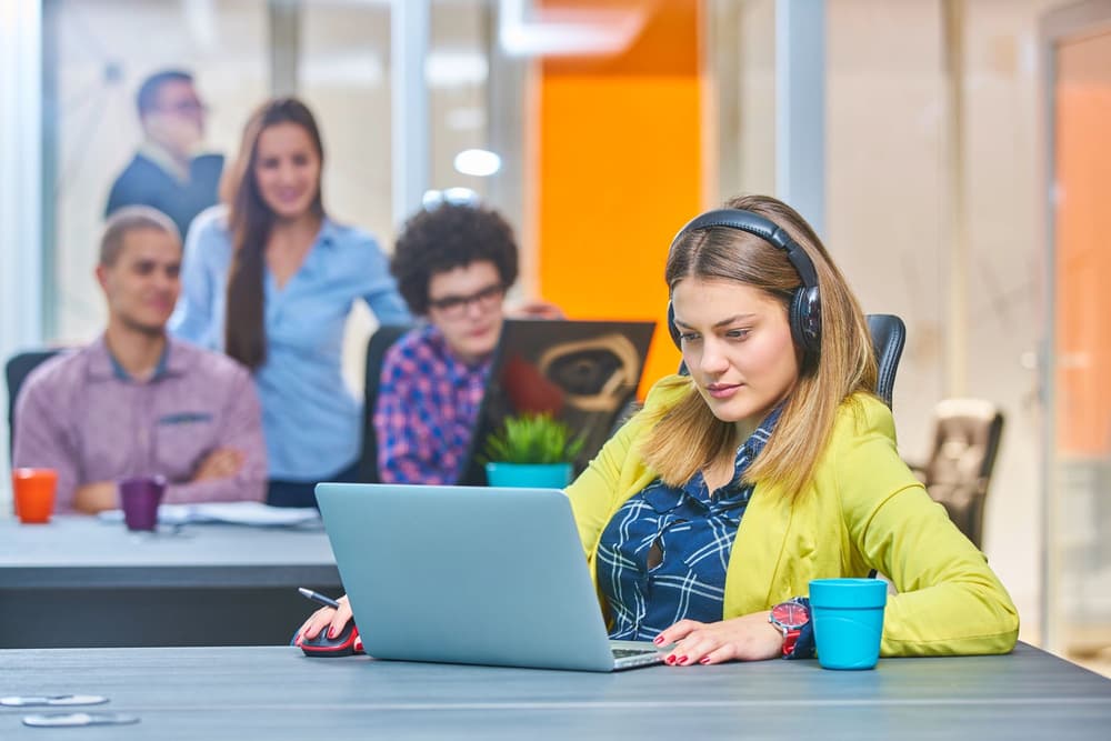 Nie tylko „dzieci internetu”. Czym jeszcze wyróżnia się pokolenie Z? Nie tylko „dzieci internetu”. Czym jeszcze wyróżnia się pokolenie Z?