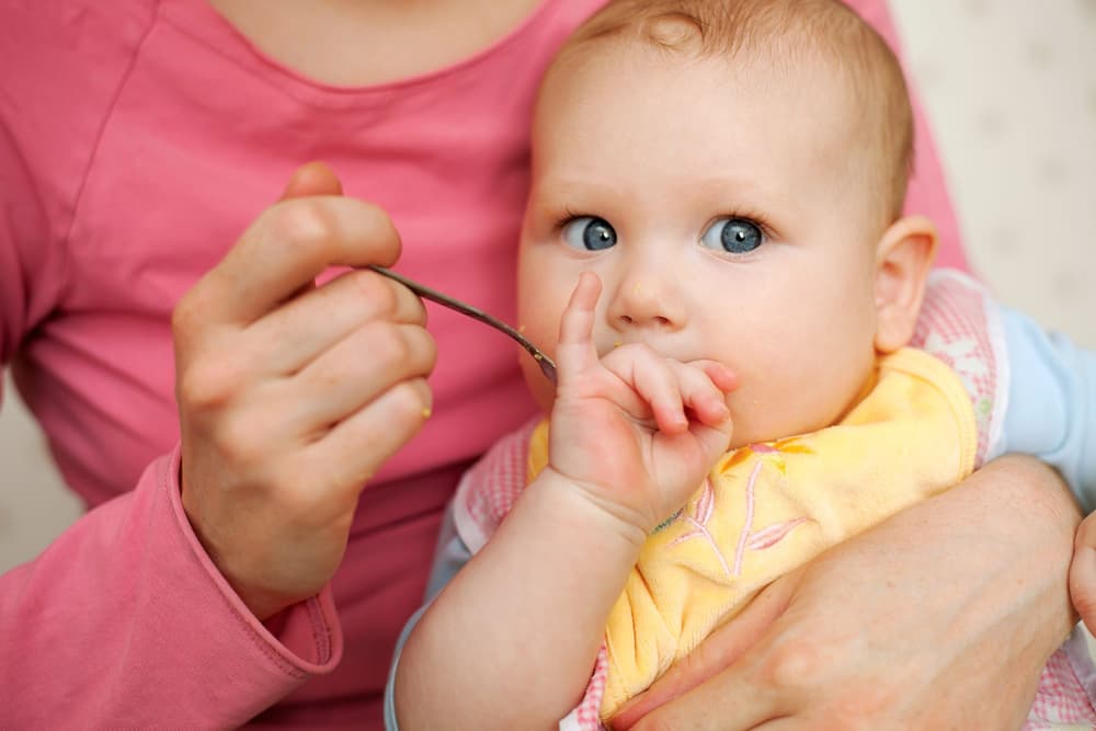 Szczepienie przeciwko rotawirusom – kiedy, czy jest obowiązkowe? Schemat szczepienia Szczepienie przeciwko rotawirusom – kiedy, czy jest obowiązkowe? Schemat szczepienia